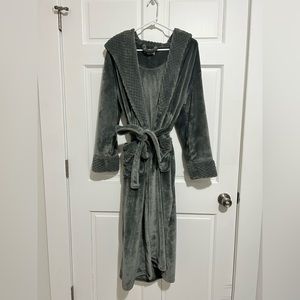 Richie House Plush Long Bathrobe - Size Small